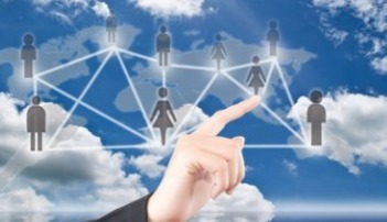 代碼即未來 男孩學(xué)計(jì)算機(jī)信息技術(shù)，酷炫高薪的硬核選擇